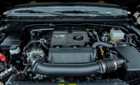 2022 Nissan Frontier Pro-4X Engine Wallpapers 450x275 (41)