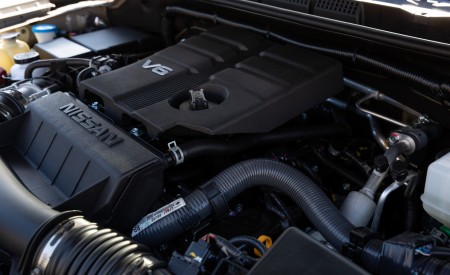 2022 Nissan Frontier Pro-4X Engine Wallpapers 450x275 (44)