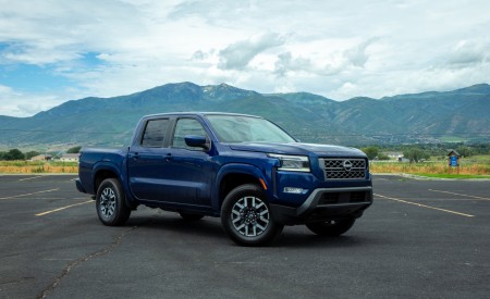 2022 Nissan Frontier Pro-4X Front Three-Quarter Wallpapers 450x275 (68)