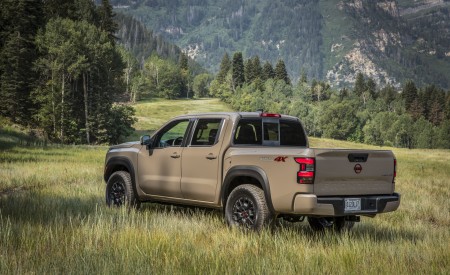 2022 Nissan Frontier Pro-4X Rear Three-Quarter Wallpapers 450x275 (5)