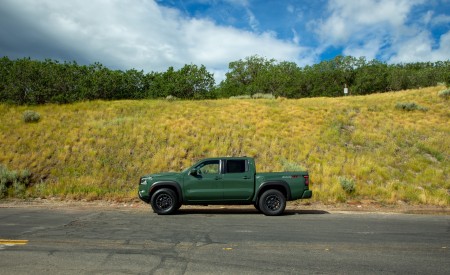 2022 Nissan Frontier Pro-4X Side Wallpapers 450x275 (23)