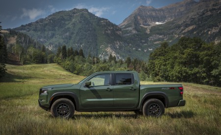 2022 Nissan Frontier Pro-4X Side Wallpapers 450x275 (7)