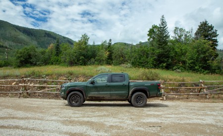 2022 Nissan Frontier Pro-4X Side Wallpapers 450x275 (25)