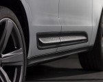 2022 Porsche Macan (Color: Dolomite Silver Metallic) Detail Wallpapers 150x120