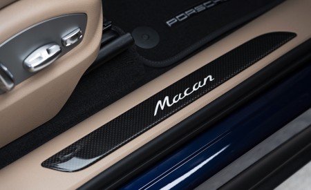 2022 Porsche Macan (Color: Gentian Blue Metallic) Door Sill Wallpapers 450x275 (112)