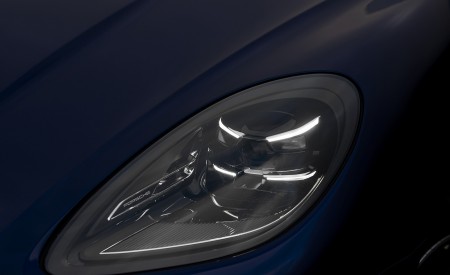 2022 Porsche Macan (Color: Gentian Blue Metallic) Headlight Wallpapers 450x275 (103)