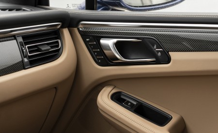 2022 Porsche Macan (Color: Gentian Blue Metallic) Interior Detail Wallpapers 450x275 (117)