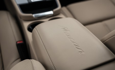 2022 Porsche Macan (Color: Gentian Blue Metallic) Interior Detail Wallpapers 450x275 (116)