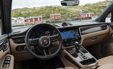 2022 Porsche Macan (Color: Gentian Blue Metallic) Interior Wallpapers 450x275 (118)