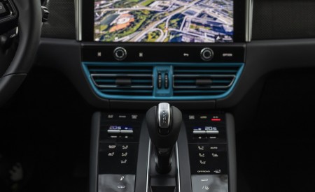 2022 Porsche Macan (Color: Miami Blue) Central Console Wallpapers 450x275 (30)