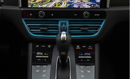2022 Porsche Macan (Color: Miami Blue) Central Console Wallpapers 450x275 (29)