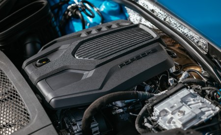 2022 Porsche Macan (Color: Miami Blue) Engine Wallpapers 450x275 (61)