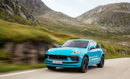 2022 Porsche Macan (Color: Miami Blue) Front Three-Quarter Wallpapers 450x275 (47)