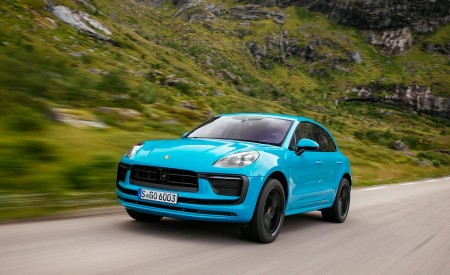 2022 Porsche Macan (Color: Miami Blue) Front Wallpapers 450x275 (41)