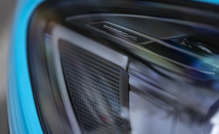 2022 Porsche Macan (Color: Miami Blue) Headlight Wallpapers 450x275 (22)