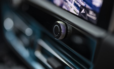 2022 Porsche Macan (Color: Miami Blue) Interior Detail Wallpapers 450x275 (25)