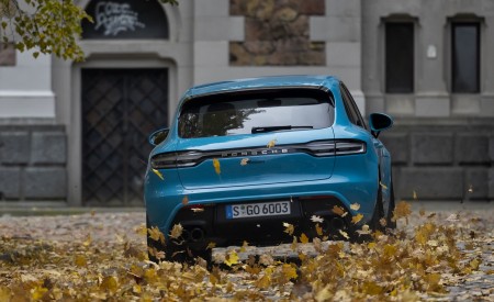 2022 Porsche Macan (Color: Miami Blue) Rear Wallpapers 450x275 (4)