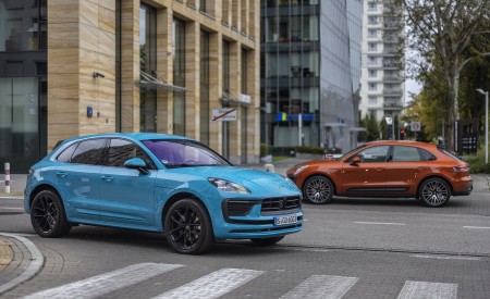 2022 Porsche Macan (Color: Miami Blue) Wallpapers 450x275 (11)
