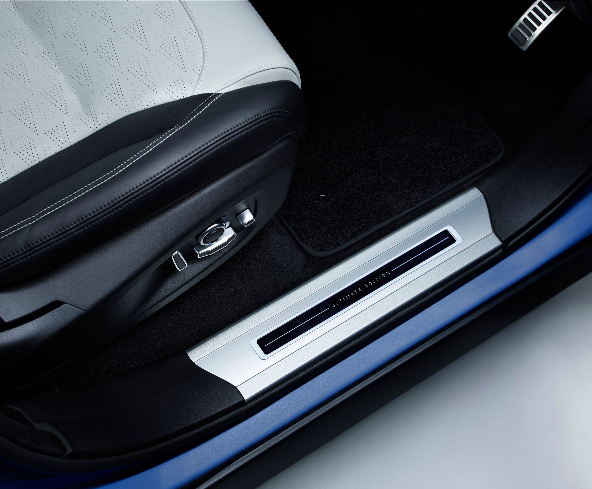 2022 Range Rover Sport SVR Ultimate Edition Door Sill Wallpapers (6)