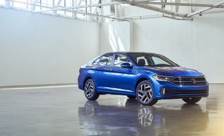2022 Volkswagen Jetta Front Three-Quarter Wallpapers 450x275 (36)