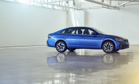 2022 Volkswagen Jetta Front Three-Quarter Wallpapers 450x275 (42)