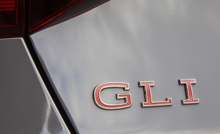 2022 Volkswagen Jetta GLI Badge Wallpapers 450x275 (23)