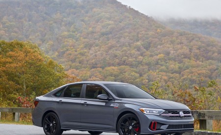 2022 Volkswagen Jetta GLI Front Three-Quarter Wallpapers 450x275 (12)