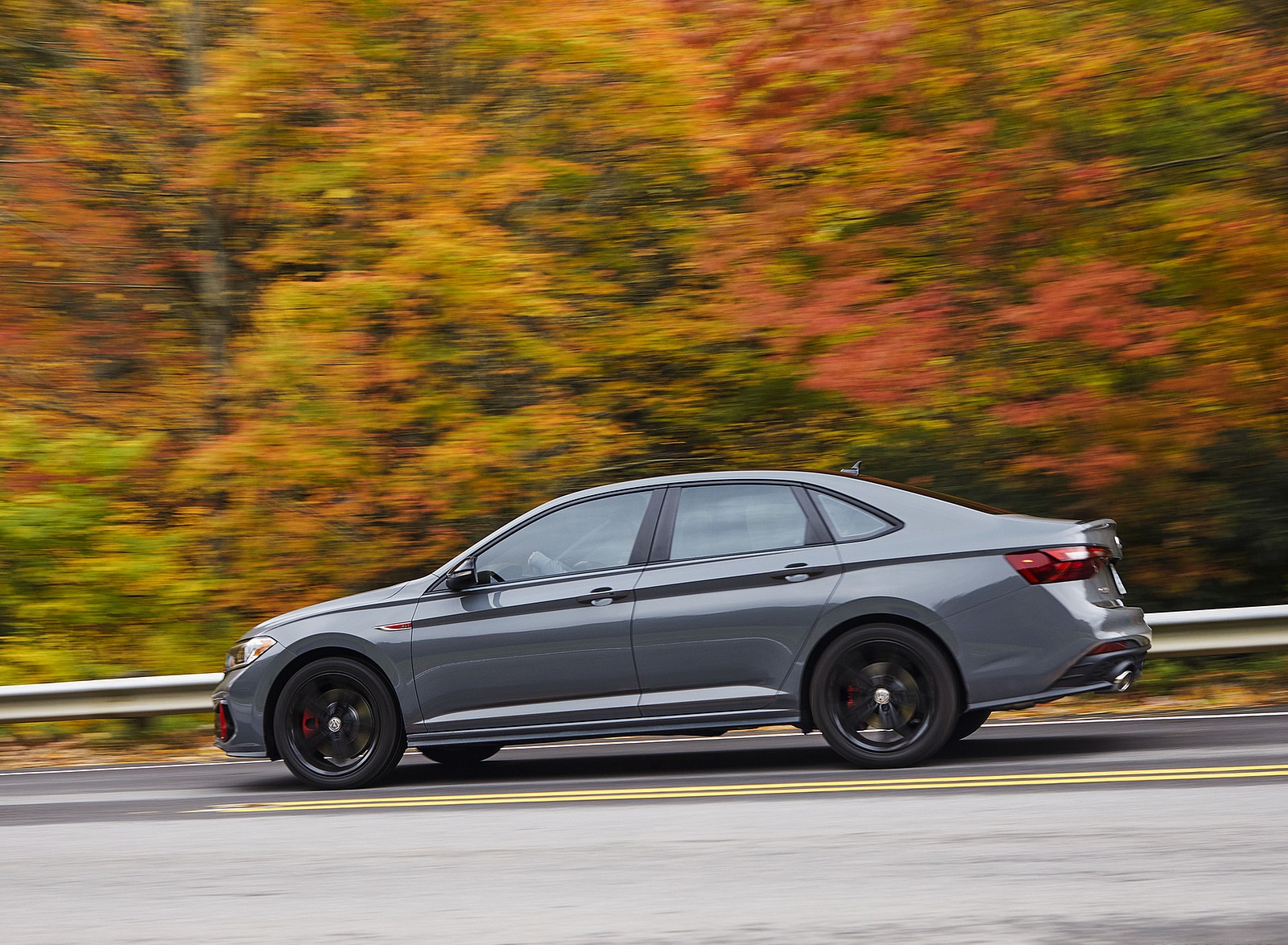 2022 Volkswagen Jetta GLI Side Wallpapers (7)