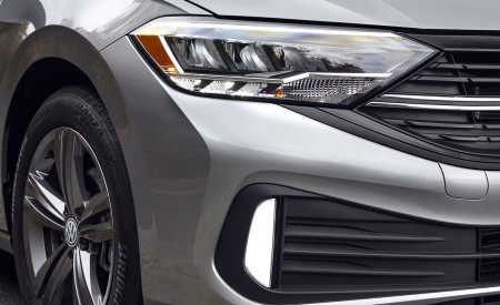 2022 Volkswagen Jetta Headlight Wallpapers 450x275 (16)
