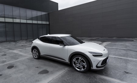 2023 Genesis GV60 Front Three-Quarter Wallpapers 450x275 (50)