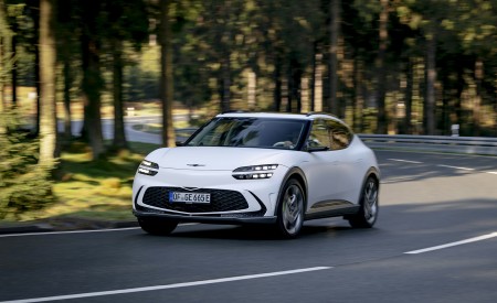 2023 Genesis GV60 Front Three-Quarter Wallpapers 450x275 (22)