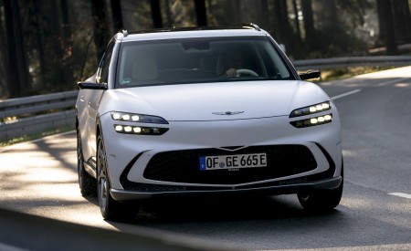 2023 Genesis GV60 Front Wallpapers 450x275 (19)