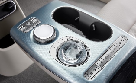 2023 Genesis GV60 Interior Wallpapers 450x275 (59)