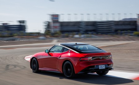 2023 Nissan Z (Color: Passion Red) Rear Three-Quarter Wallpapers 450x275 (12)