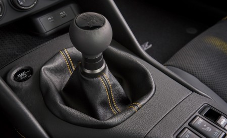 2023 Nissan Z Proto Spec Edition (Color: Ikazuchi Yellow) Central Console Wallpapers 450x275 (21)