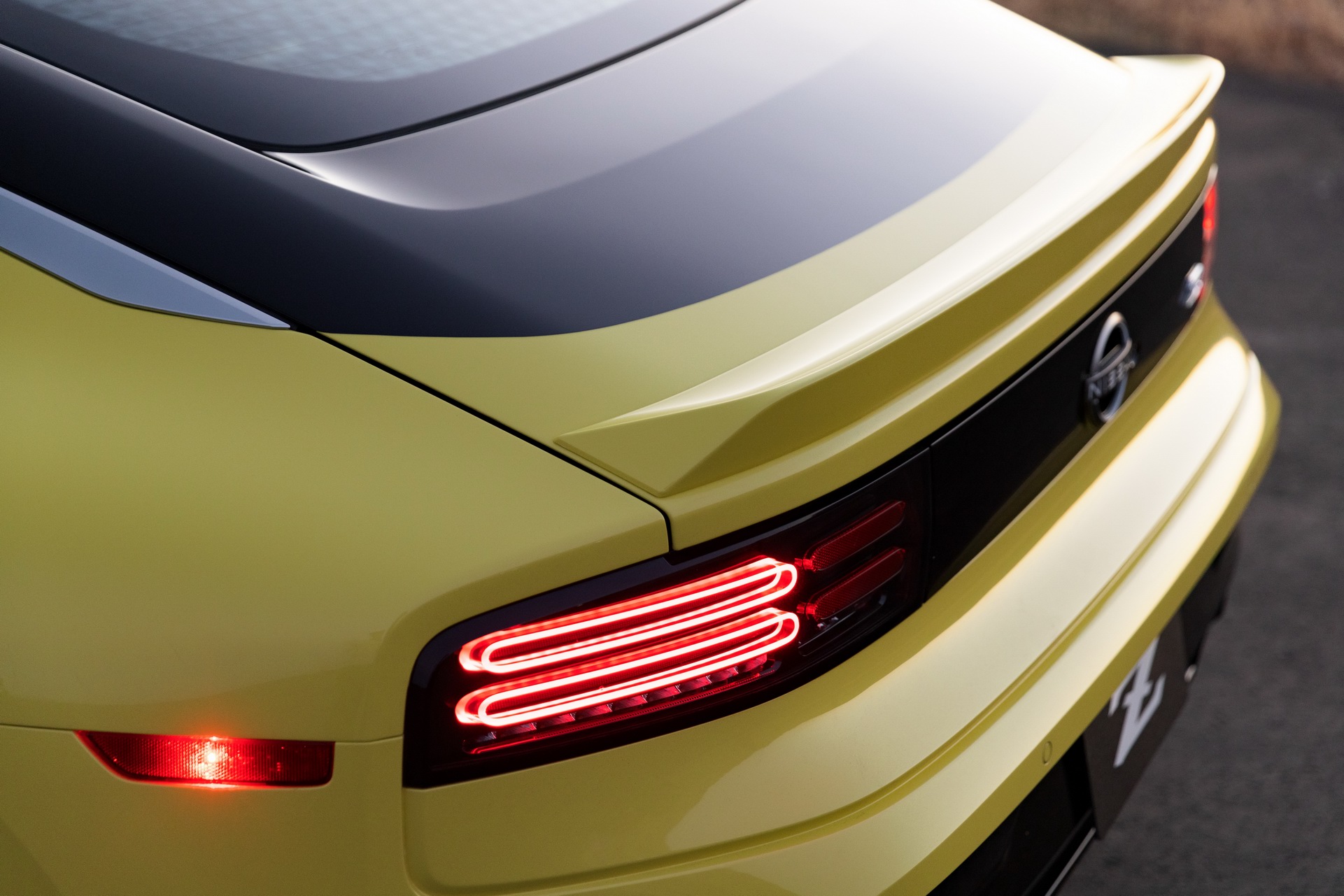 2023 Nissan Z Proto Spec Edition (Color: Ikazuchi Yellow) Tail Light Wallpapers (11)