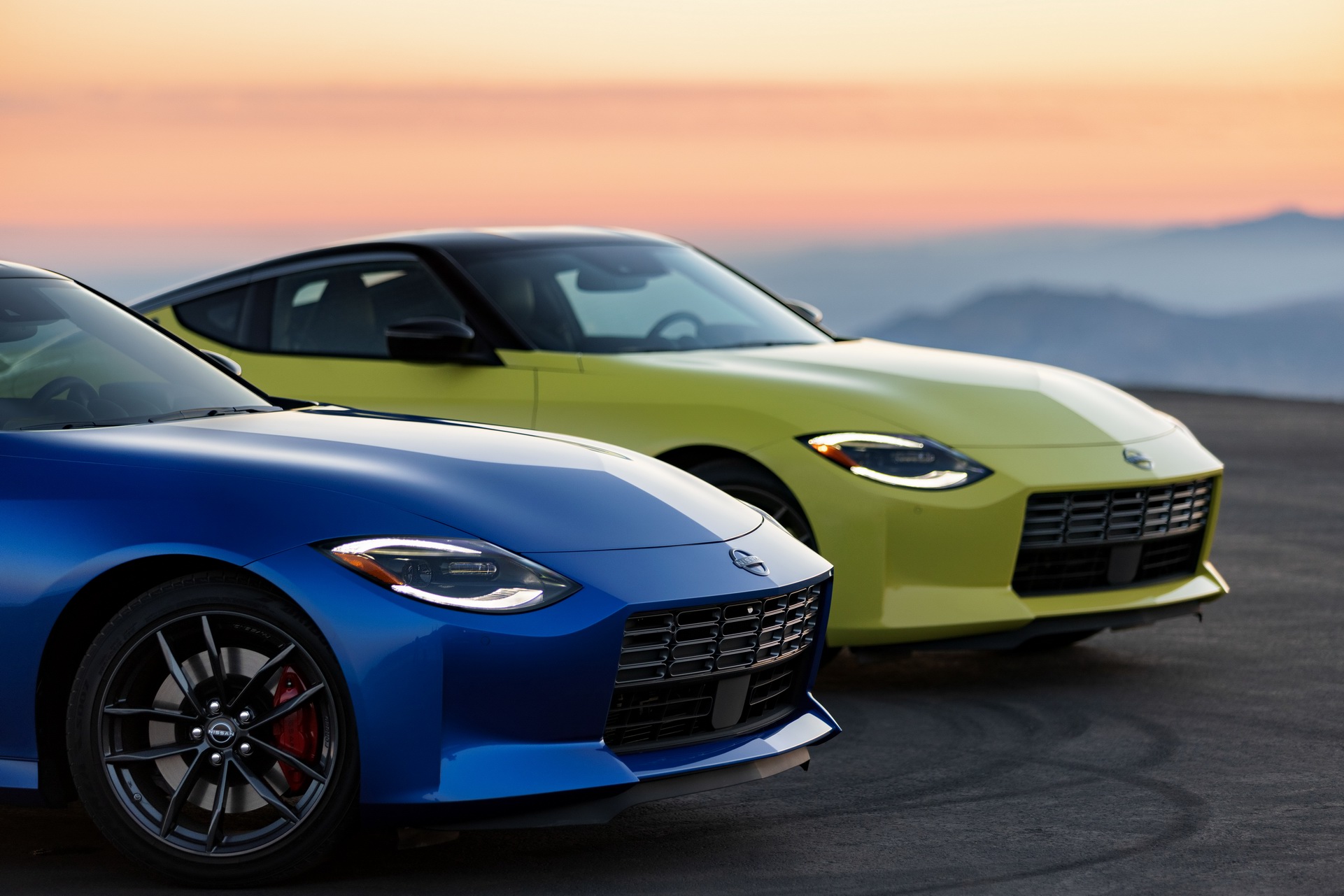 2023 Nissan Z Proto Spec Edition and 2023 Nissan Z Performance Grade Side Wallpapers (8)