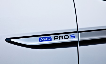 2021 Volkswagen ID.4 AWD Pro S with Gradient Package (US-Spec) Badge Wallpapers 450x275 (75)