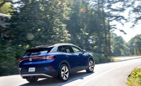 2021 Volkswagen ID.4 AWD Pro S with Gradient Package (US-Spec) Rear Three-Quarter Wallpapers 450x275 (103)