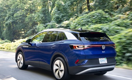 2021 Volkswagen ID.4 AWD Pro S with Gradient Package (US-Spec) Rear Three-Quarter Wallpapers 450x275 (104)