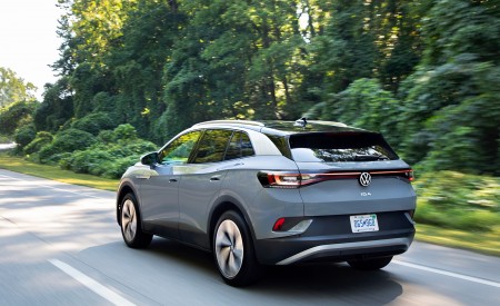 2021 Volkswagen ID.4 AWD Pro S with Gradient Package (US-Spec) Rear Three-Quarter Wallpapers 450x275 (54)