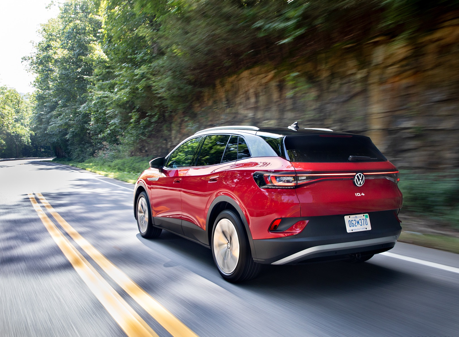 2021 Volkswagen ID.4 AWD Pro S with Gradient Package (US-Spec) Rear Three-Quarter Wallpapers (15)