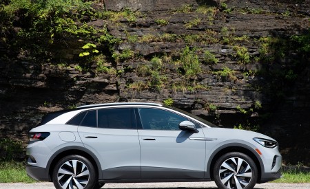 2021 Volkswagen ID.4 AWD Pro S with Gradient Package (US-Spec) Side Wallpapers 450x275 (69)