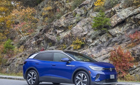 2021 Volkswagen ID.4 (US-Spec) Front Three-Quarter Wallpapers 450x275 (140)