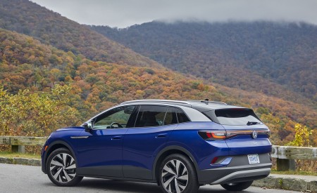 2021 Volkswagen ID.4 (US-Spec) Rear Three-Quarter Wallpapers 450x275 (143)