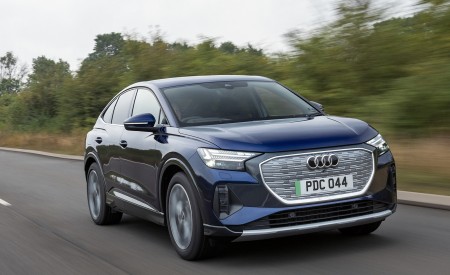 2022 Audi Q4 Sportback 40 e-tron (UK-Spec) Front Three-Quarter Wallpapers 450x275 (2)