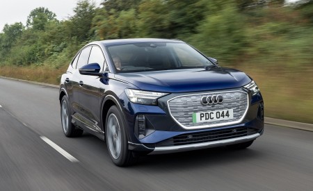 2022 Audi Q4 Sportback 40 e-tron (UK-Spec) Front Three-Quarter Wallpapers 450x275 (4)