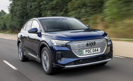 2022 Audi Q4 Sportback 40 e-tron (UK-Spec) Front Three-Quarter Wallpapers 450x275 (5)