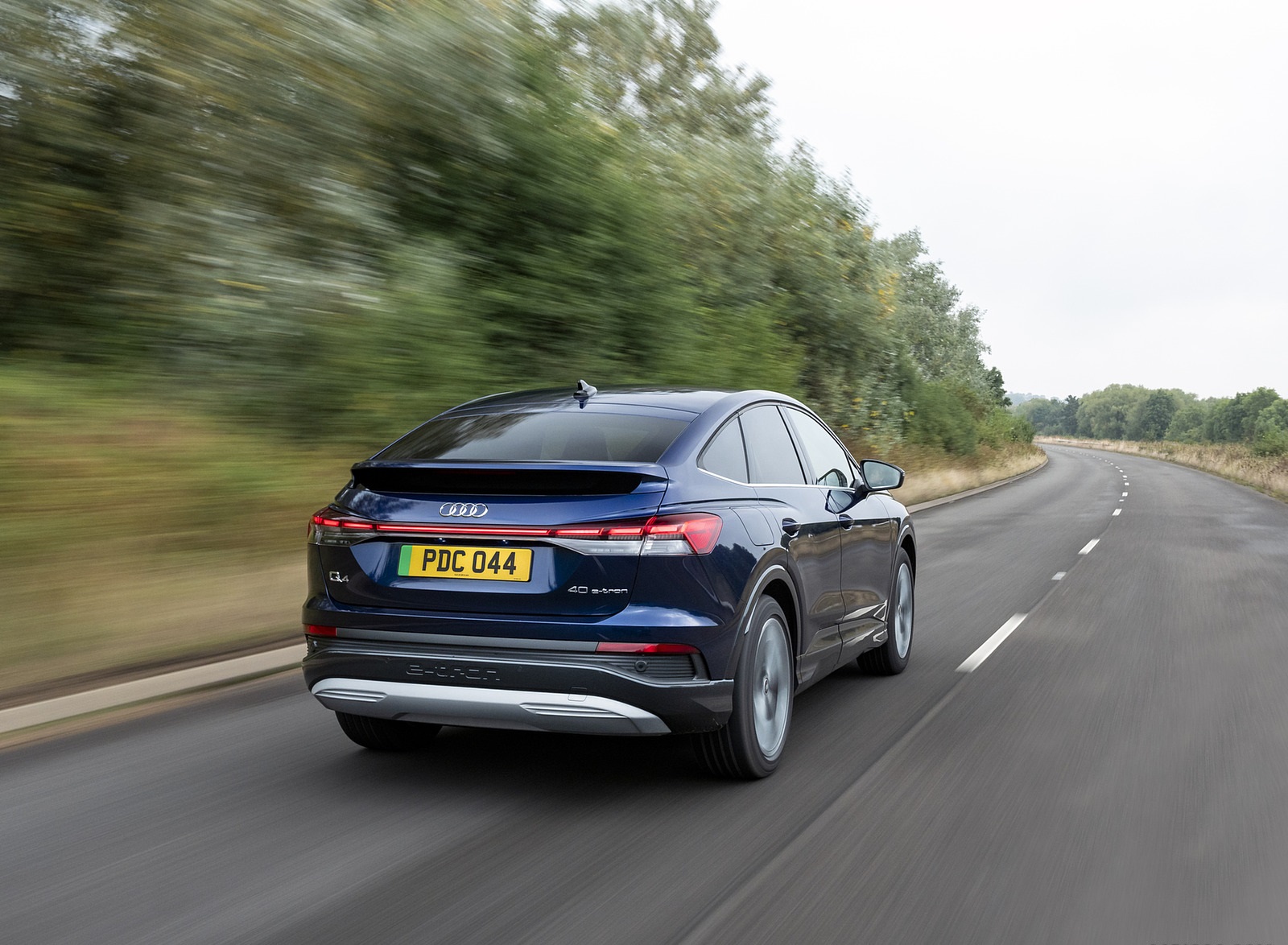 2022 Audi Q4 Sportback 40 e-tron (UK-Spec) Rear Wallpapers (9)