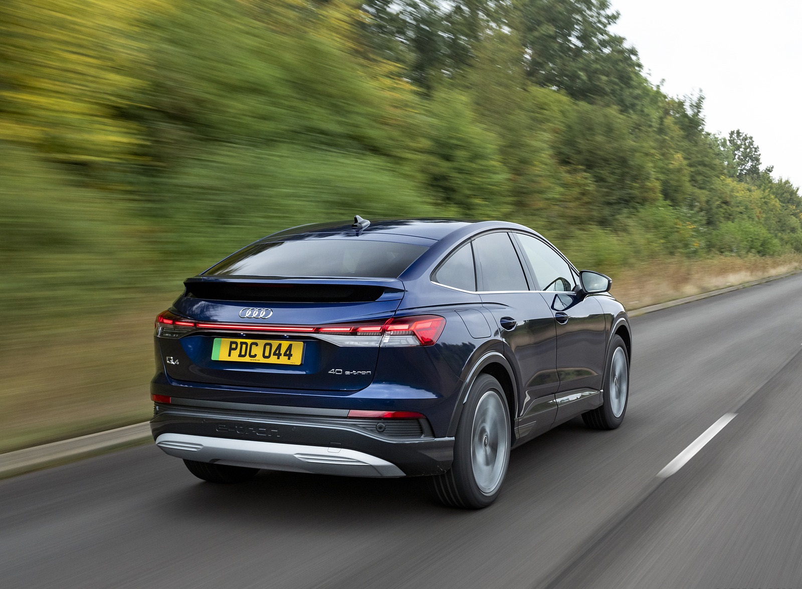 2022 Audi Q4 Sportback 40 e-tron (UK-Spec) Rear Wallpapers  (10)